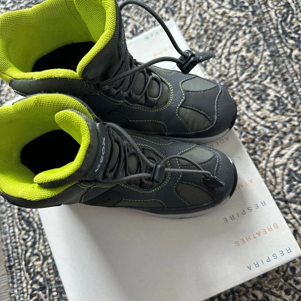 Geox snow boots size 13